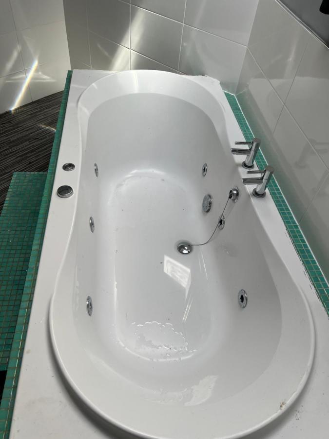 Boutique Blackpool 2 Bed Grey Apartment Sleeps 10 Екстериор снимка